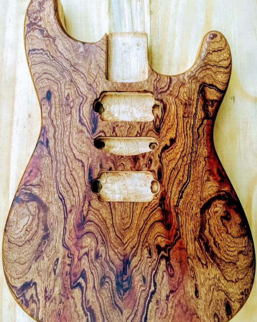 Corpo de Guitarra — Louro Faia Exótico